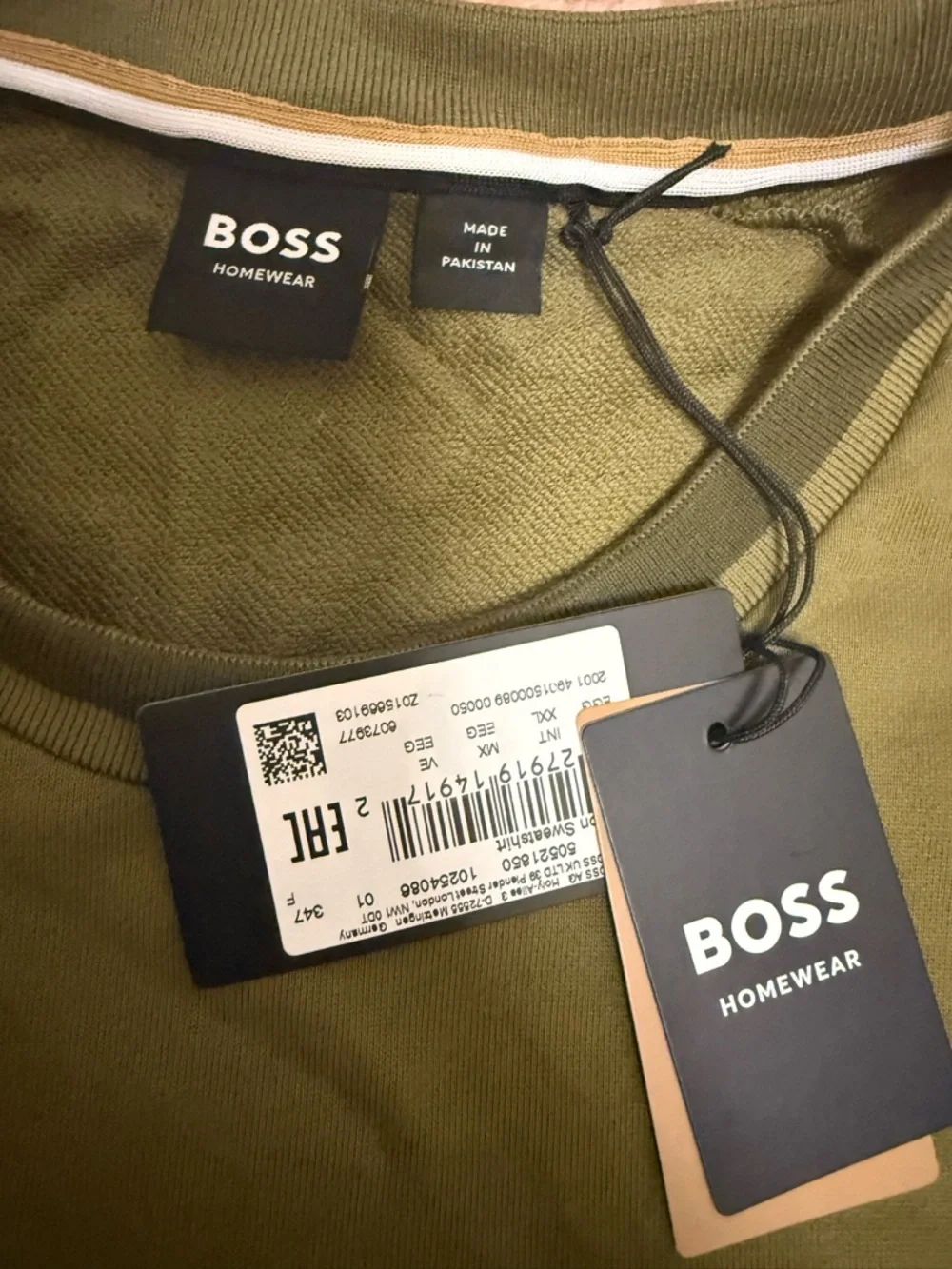 Hugo Boss NWT Crewneck with Terry Chenille appliqué - Picture 4 of 10